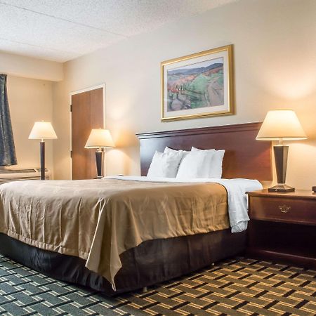 Quality Inn & Suites Palm Island Indoor Waterpark Batavia Exteriér fotografie