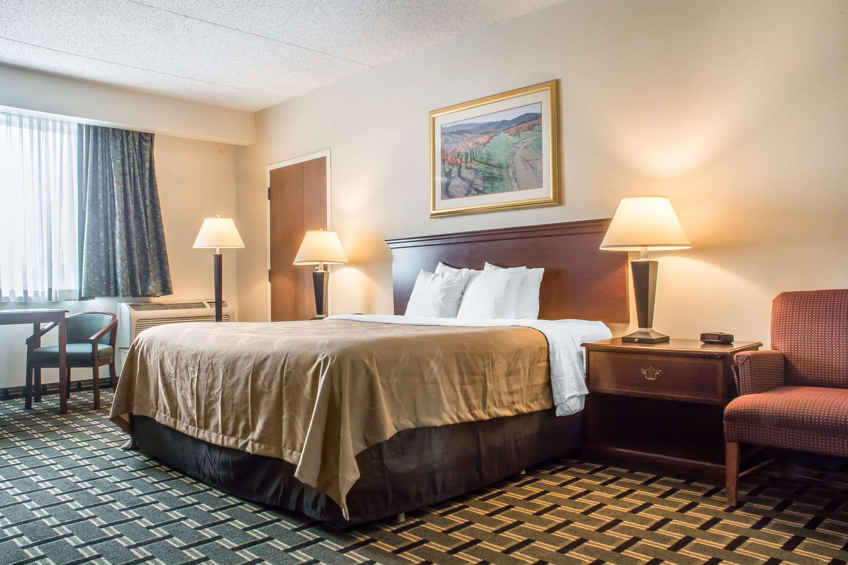 Quality Inn & Suites Palm Island Indoor Waterpark Batavia Exteriér fotografie