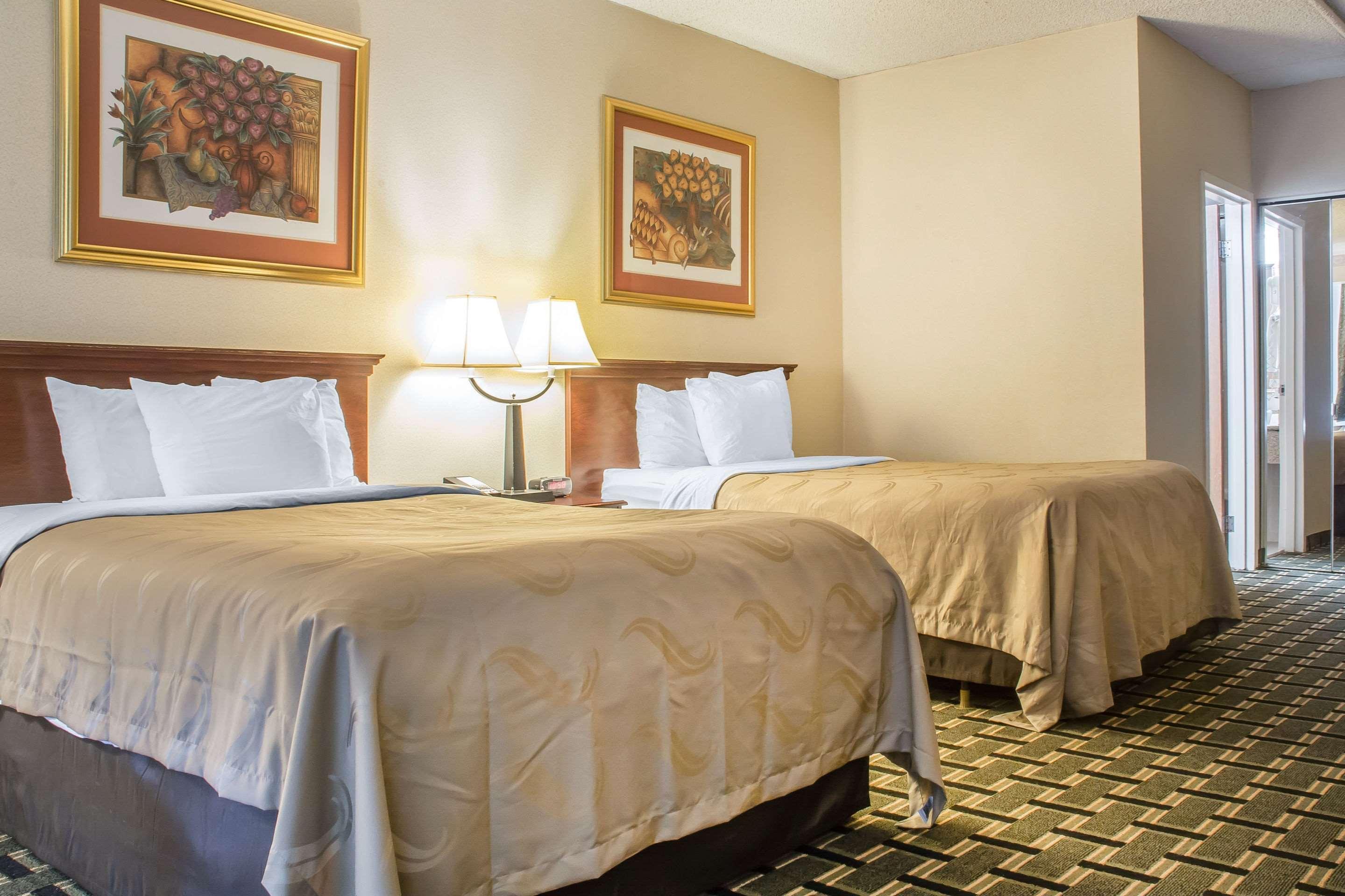 Quality Inn & Suites Palm Island Indoor Waterpark Batavia Exteriér fotografie
