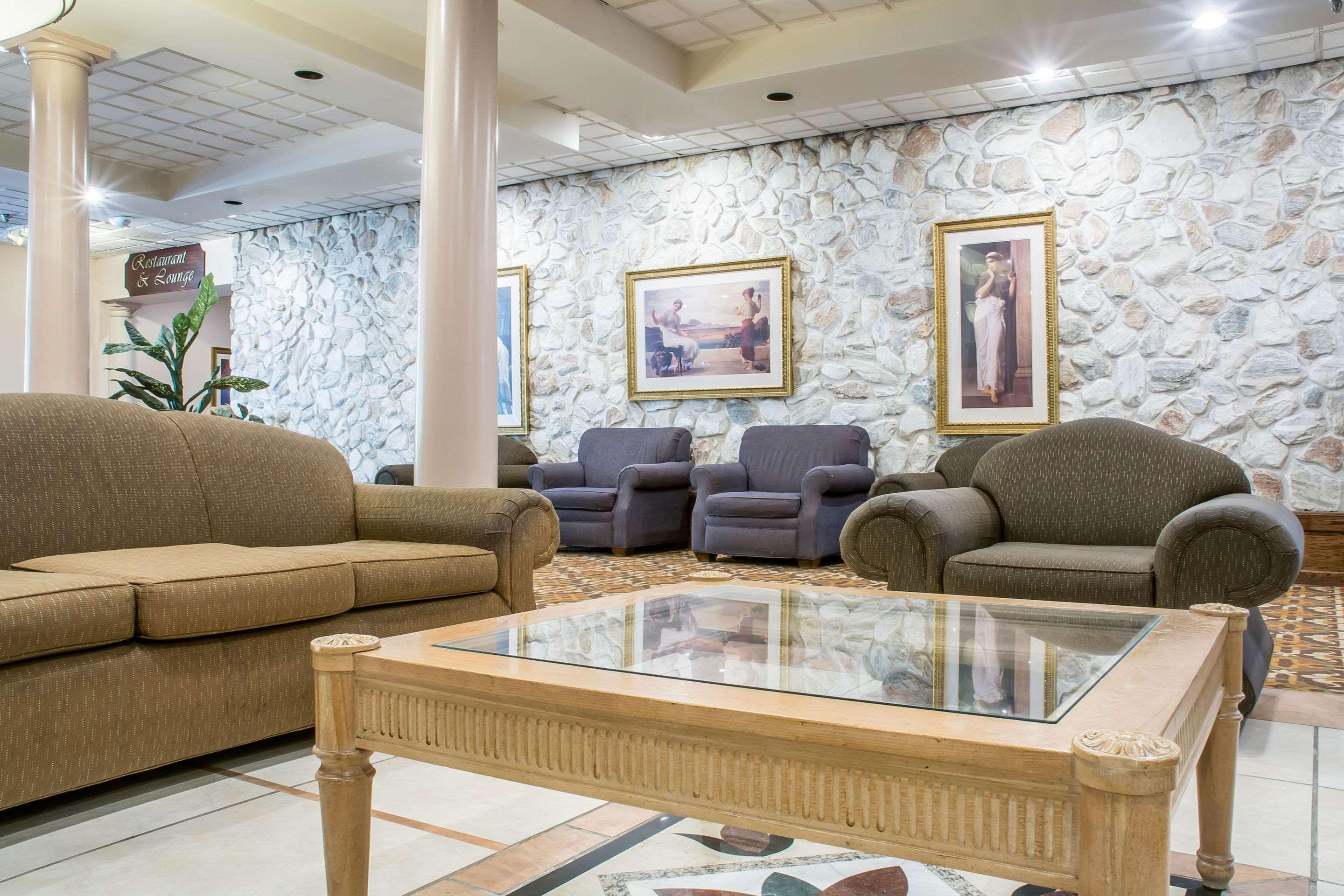 Quality Inn & Suites Palm Island Indoor Waterpark Batavia Exteriér fotografie